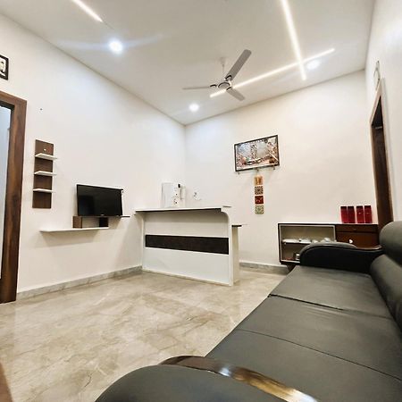 Shree Stay Inn Luxe' Holiday Home Ujjain Εξωτερικό φωτογραφία